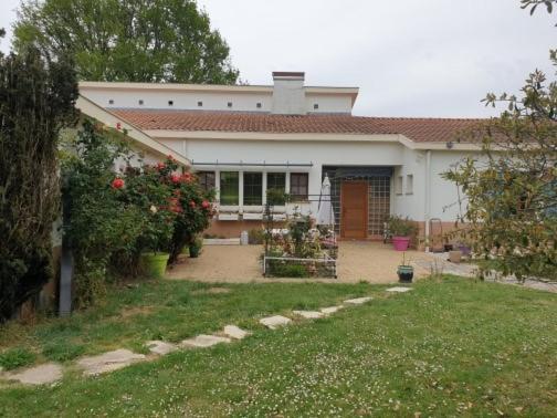 Aux Volets Bleu Hotel Villeneuve-sur-Lot Exterior foto